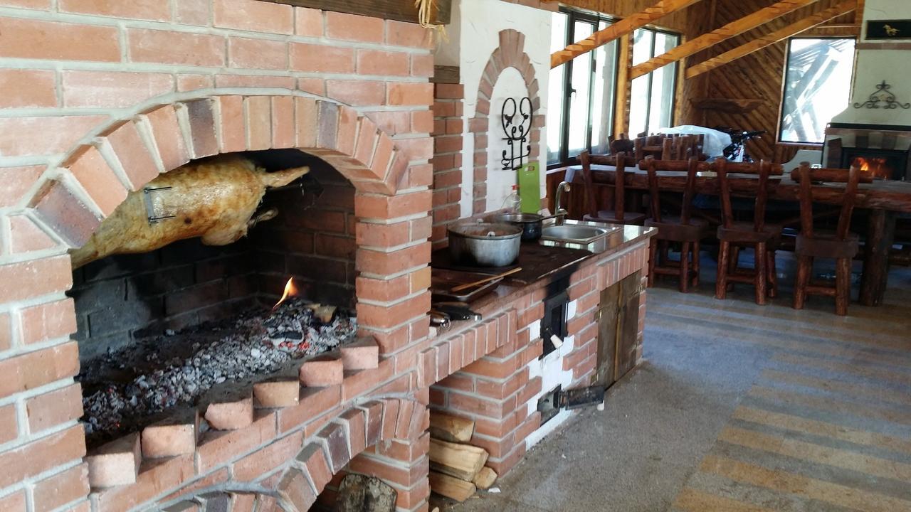 Berevoesti Cabana Barlogul Lupilorヴィラ エクステリア 写真